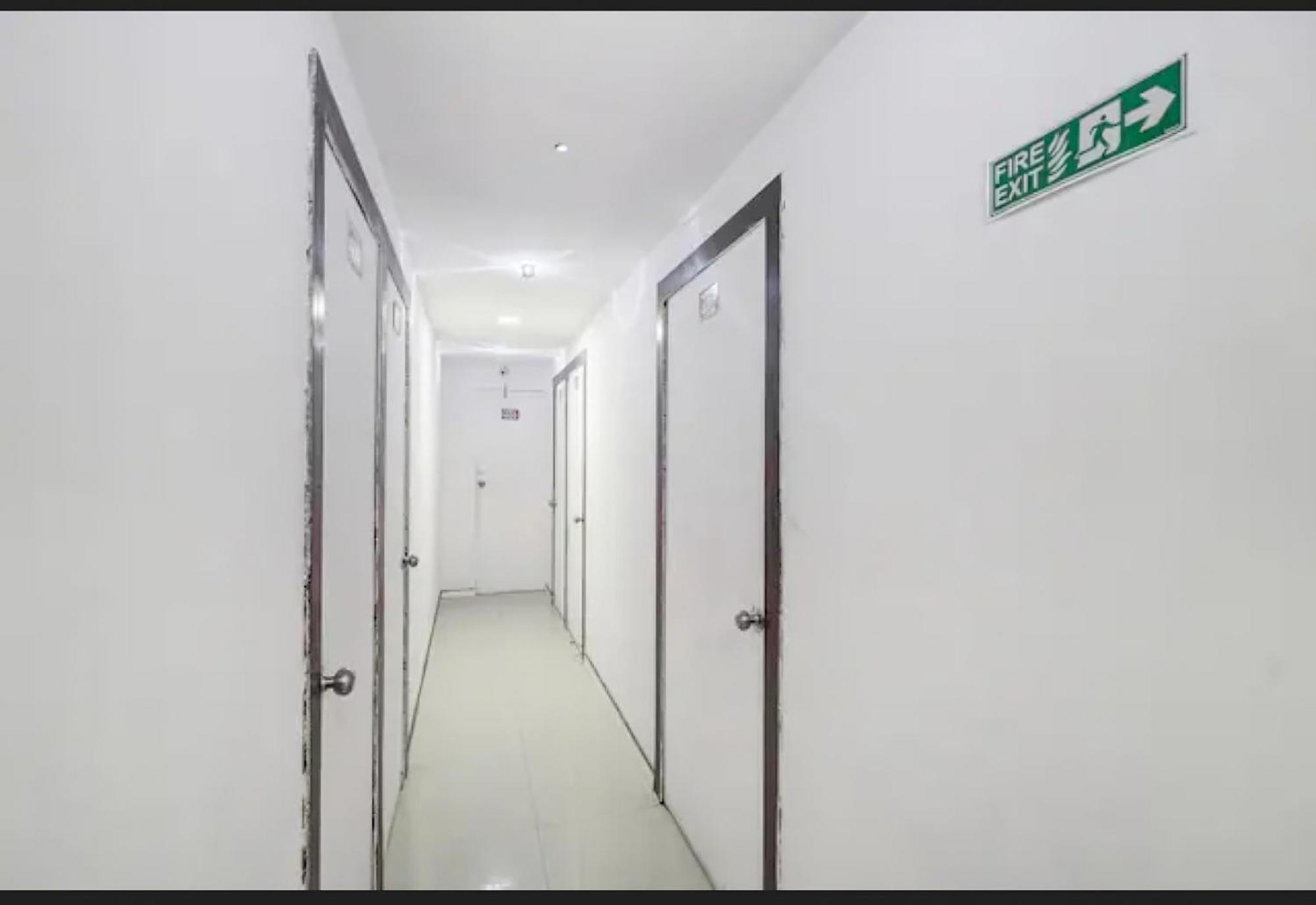 Selfie Rooms Сурат Экстерьер фото